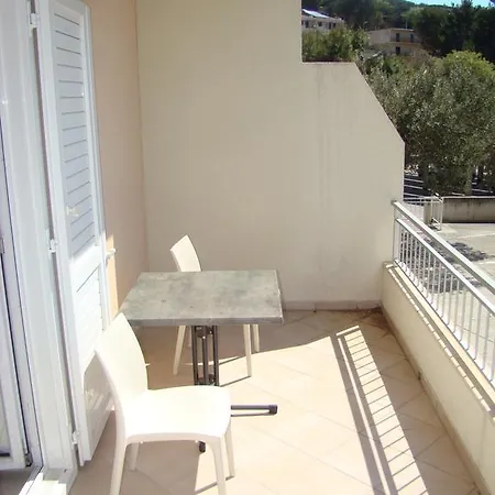 Πανσιόν Bozena 3*